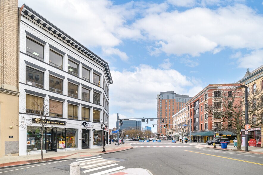 More Photos Of 1 Bank St, Stamford Office For Lease