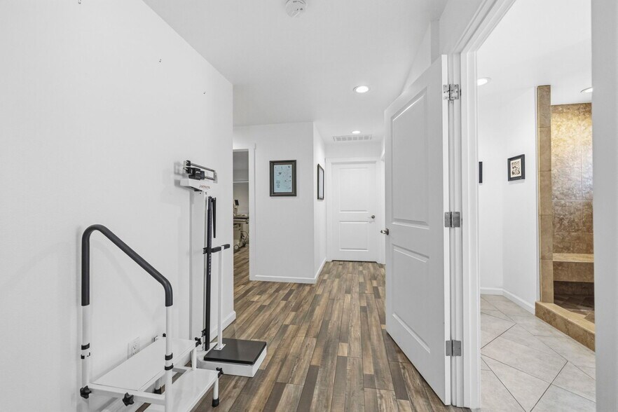 More Photos Of 19468 Village Dr, Sonora Office For Sale