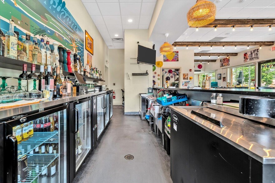 More Photos Of 859 Main St, Chatham Freestanding For Sale