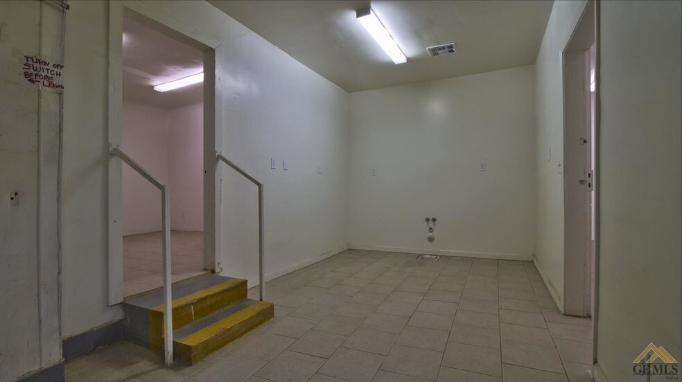 More Photos Of 530 Union Ave, Bakersfield Storefront Retail Office For Sale