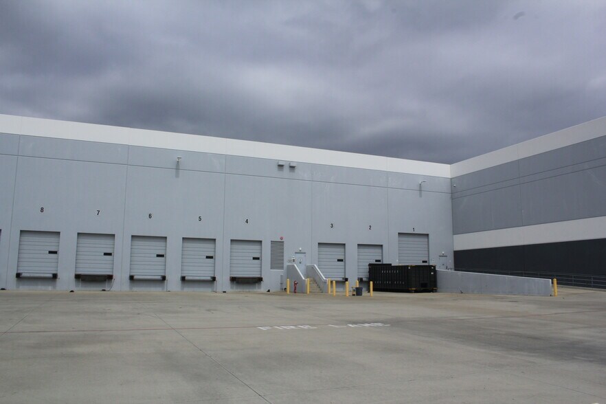 More Photos Of 9678 Utica Ave, Rancho Cucamonga Distribution For Lease