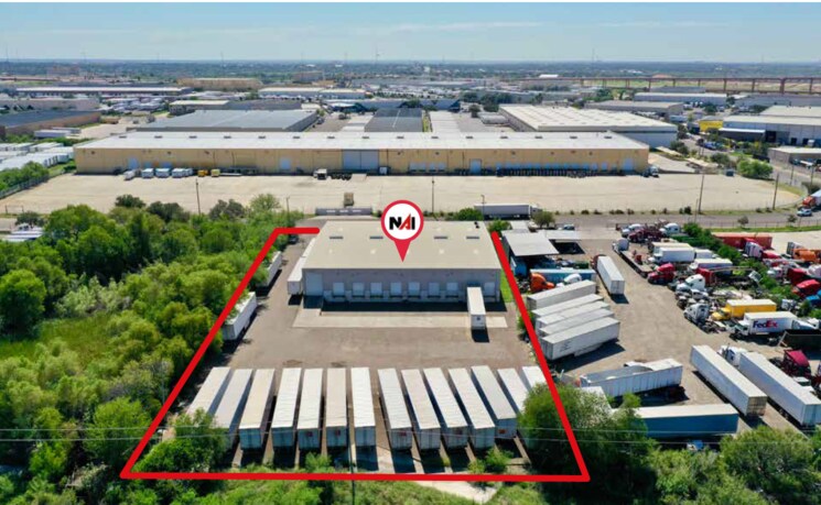 More Photos Of 310 Union Pacific Blvd, Laredo Warehouse For Lease
