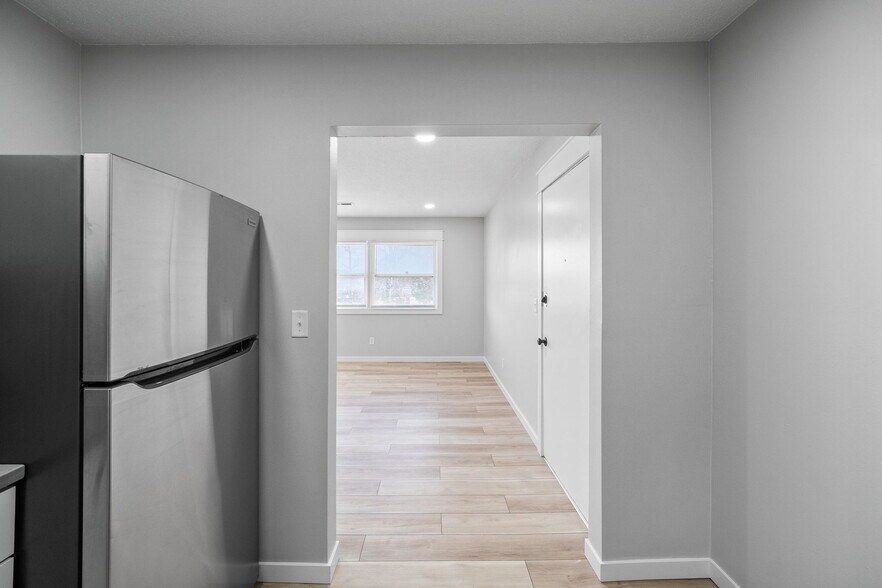 More Photos Of 2411 Welbeck Rd, Des Moines Apartments For Sale