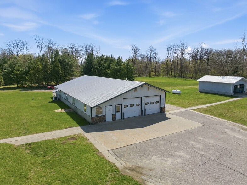 More Photos Of 4182 Highway 23, Wisconsin Dells Manufacturing For Sale