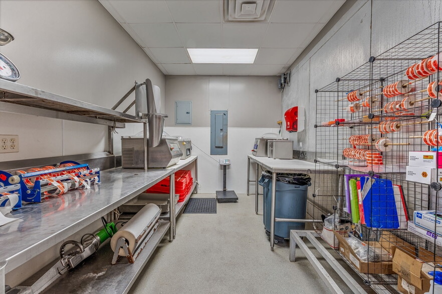 More Photos Of 1321 N FM 56, Glen Rose Trailer Camper Park For Sale