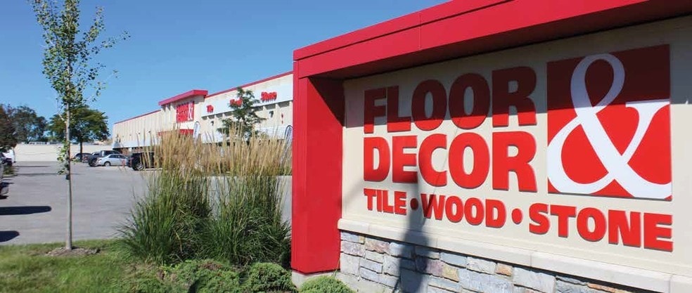 More Photos Of 3300 Oakton St, Skokie Freestanding For Sale