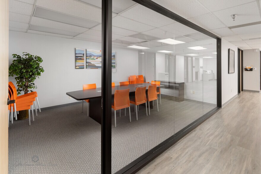 More Photos Of 1601 New Stine Rd, Bakersfield Office For Lease