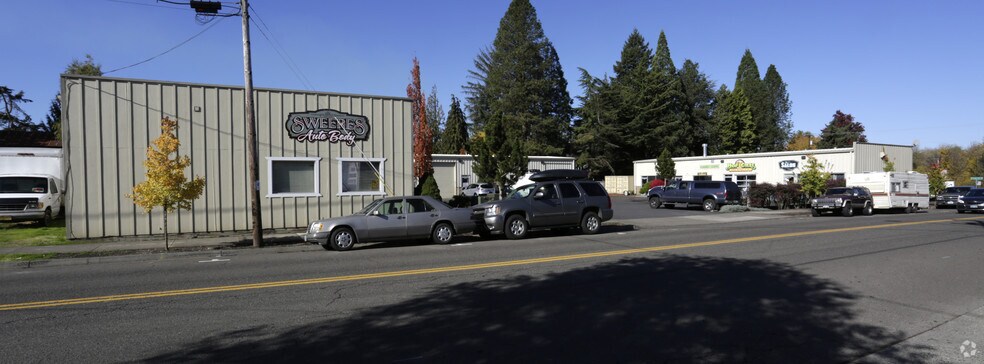 More Photos Of 13963 NW Main St, Banks Flex For Lease