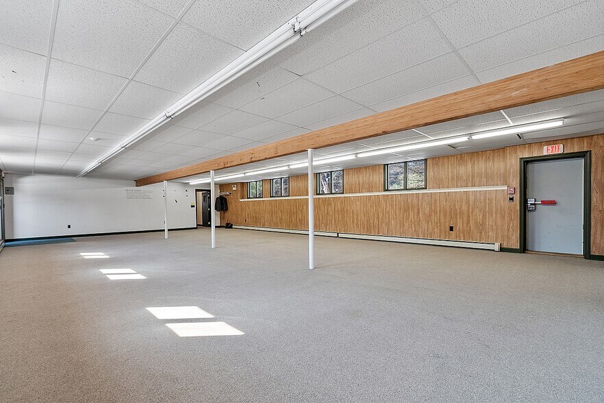 More Photos Of 1980 Lunenburg Rd, Lancaster Loft Creative Space For Lease