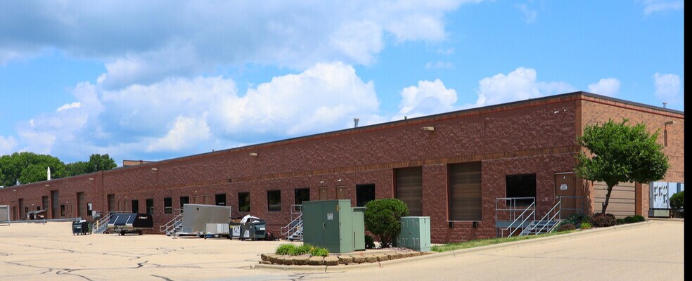 More Photos Of 202 Moravian Valley Dr, Waunakee Light Manufacturing For Lease
