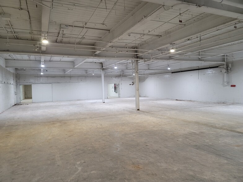 More Photos Of 1258 Yarn Mill Rd, Shelby Manufacturing For Lease