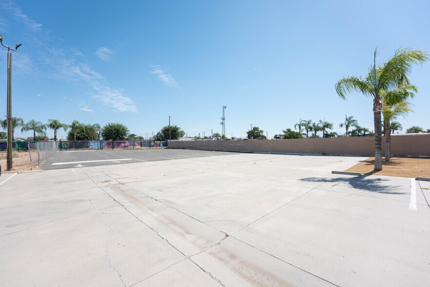 More Photos Of 2112 E California Ave, Bakersfield Restaurant For Sale