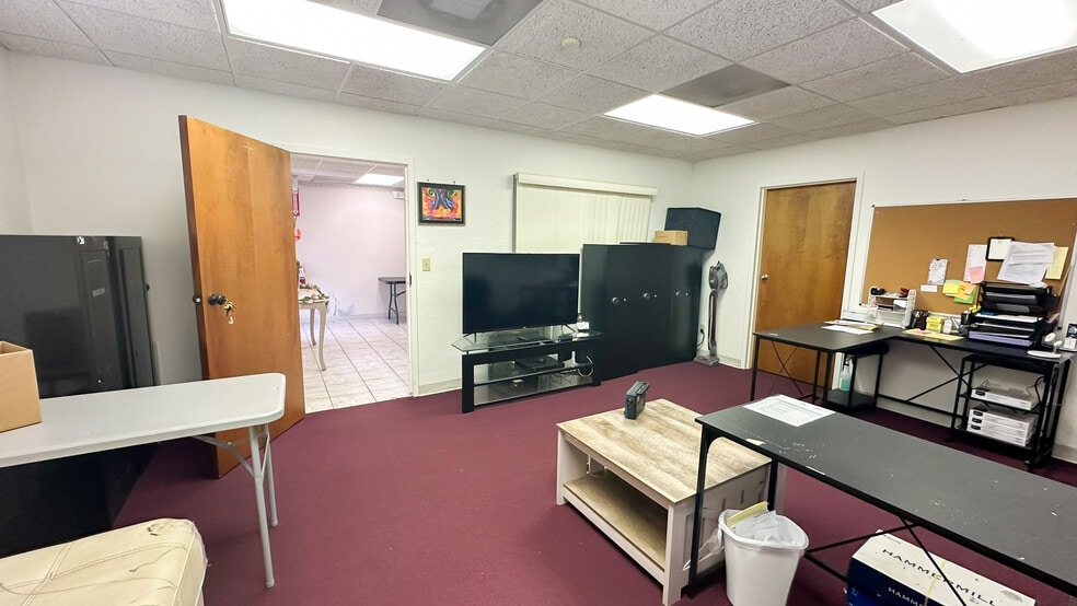 More Photos Of 1520 E Gary Rd, Lakeland Office For Lease