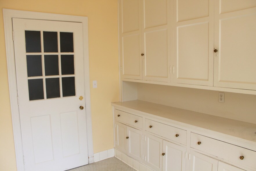 More Photos Of 2619 W Heading Ave, West Peoria Office For Lease