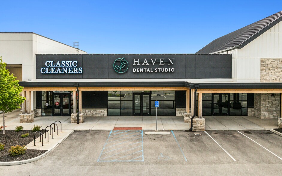More Photos Of 3091 S US 421, Zionsville Storefront For Sale