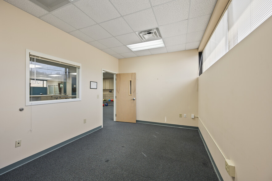 More Photos Of 257 W Kings Hwy, Eden Medical For Sale
