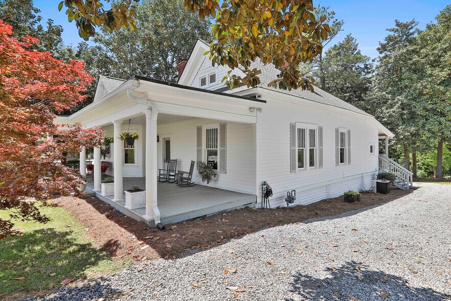 More Photos Of 53 Washington St, Fairburn Office For Sale