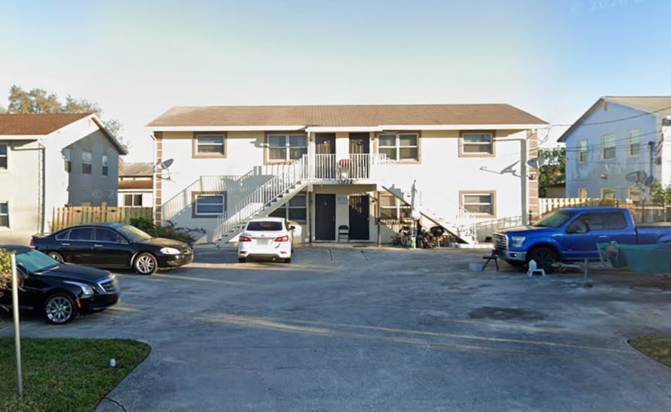 Primary Photo Of 1634 W 26th Ct, Riviera Beach Apartments For Sale