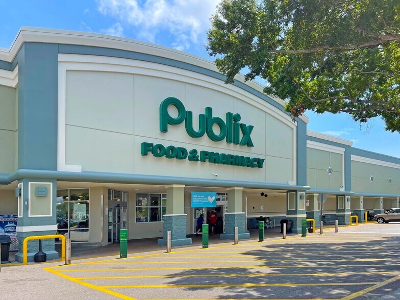 Primary Photo Of 3901-4017 Manatee Ave W, Bradenton General Retail For Lease