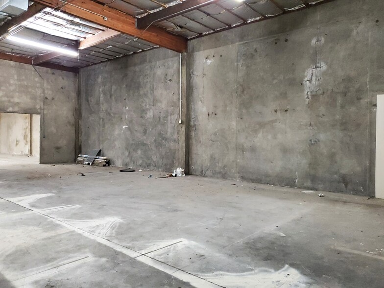 More Photos Of 103 B St, Marysville Warehouse For Lease