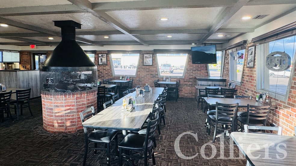 More Photos Of 2840 Pocatello Ave, American Falls Storefront For Sale