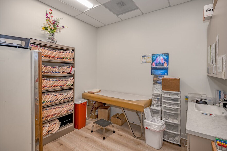 More Photos Of 25425 Orchard Village Rd, Santa Clarita Medical For Sale