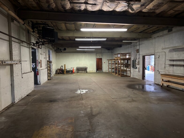 More Photos Of 3 Spring Valley Rd, Reading Light Manufacturing For Lease