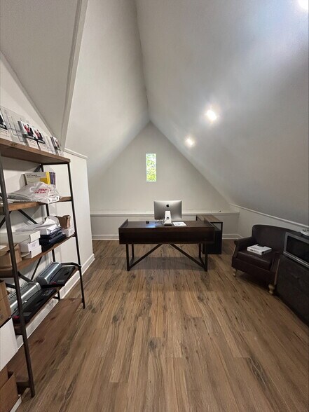 More Photos Of 910 18th St, Plano Office For Sale