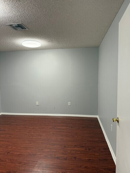 More Photos Of 1501 S Pinellas Ave, Tarpon Springs Office For Lease
