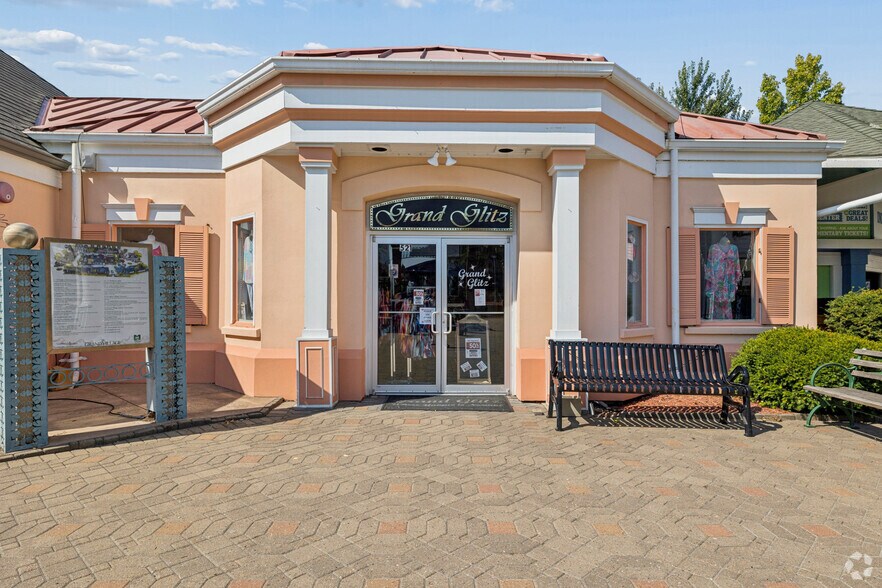More Photos Of 2800 W 76 Country Blvd, Branson Coworking Space
