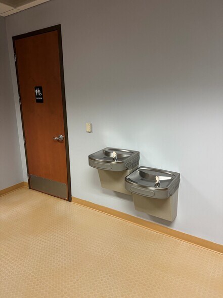 More Photos Of 7230 Lee Deforest Dr, Columbia Office For Sale