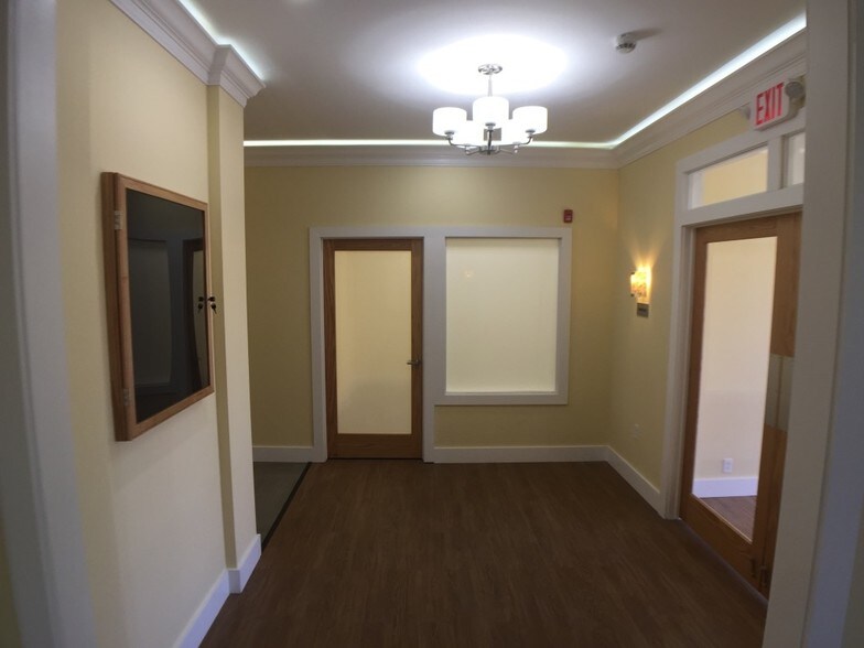 More Photos Of 677 Craig Rd, Creve Coeur Office For Lease