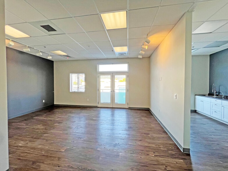 More Photos Of 136 W Canon Perdido St, Santa Barbara Office For Lease