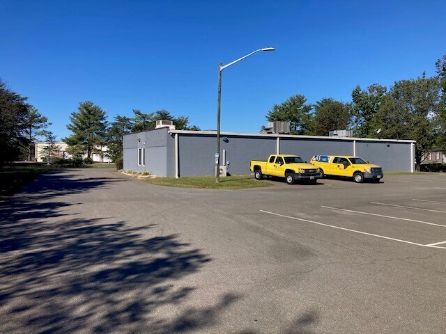 More Photos Of 216 Industrial Ct, Fredericksburg Warehouse For Sale