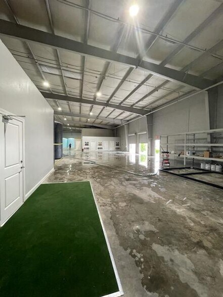 More Photos Of 506 Bear Creek Rd, Dalton Manufacturing For Sale