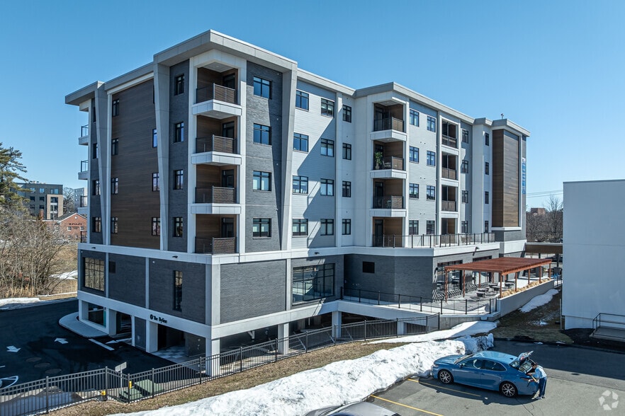 More Photos Of 920-924 Farmington Ave, West Hartford Apartments For Lease