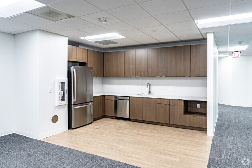 More Photos Of 1 Burton Hills Blvd, Nashville Unknown For Lease