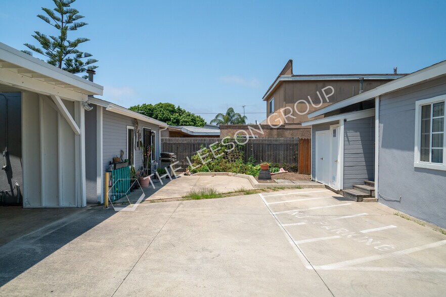 More Photos Of 377 Victoria St, Costa Mesa Apartments For Sale