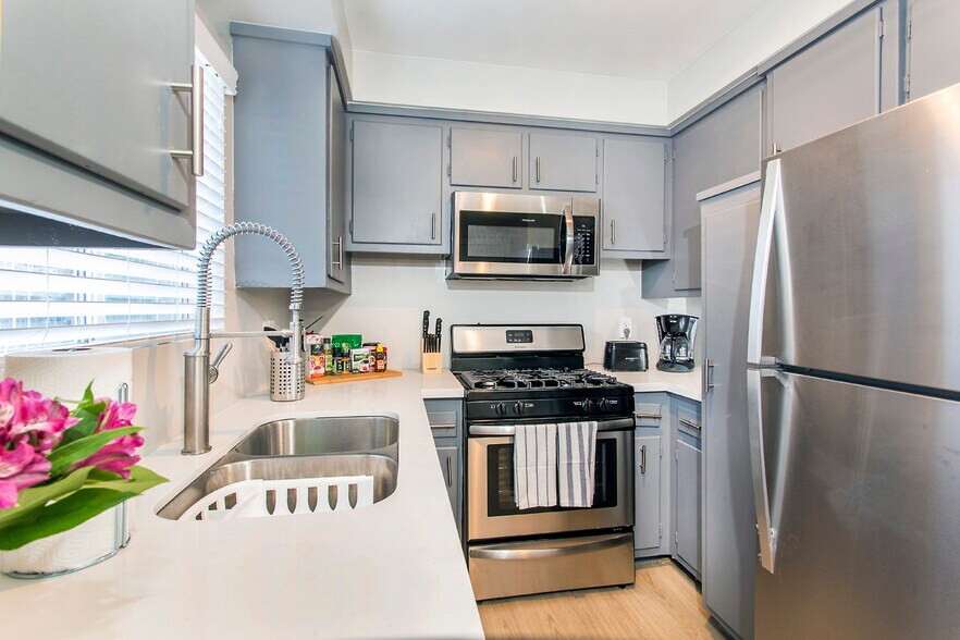 More Photos Of 12128 Ramona Ave, Hawthorne Apartments For Sale