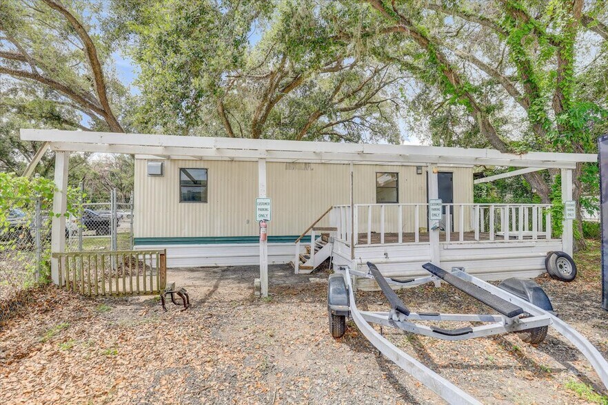 More Photos Of 11309 E US Highway 92, Seffner Warehouse For Sale