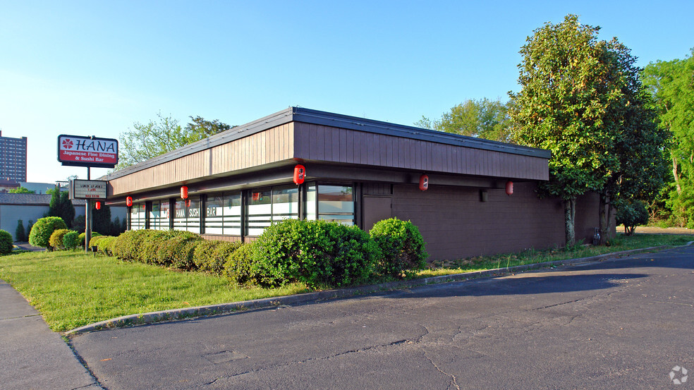 Primary Photo Of 501 N Cusick St, Maryville Restaurant For Lease