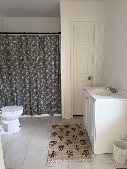 More Photos Of 217 Barnesville St, Thomaston Office For Sale