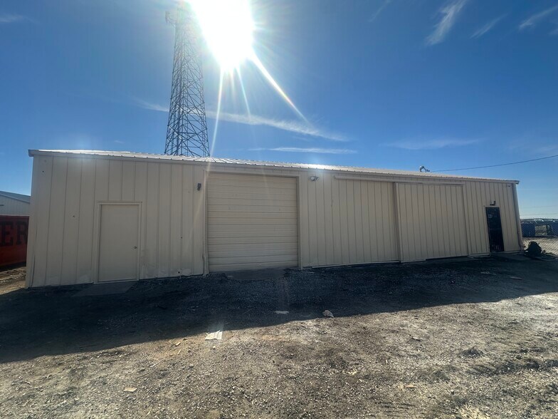 Primary Photo Of 11185 County Road 95, Celina Light Distribution For Lease