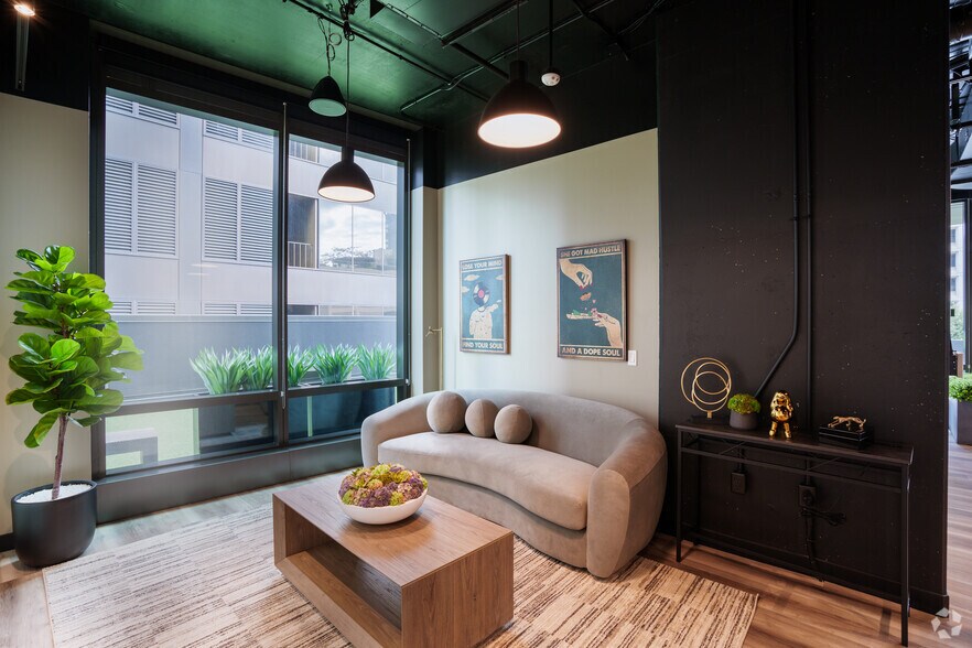 More Photos Of 1950 Broadway, Oakland Apartments For Lease