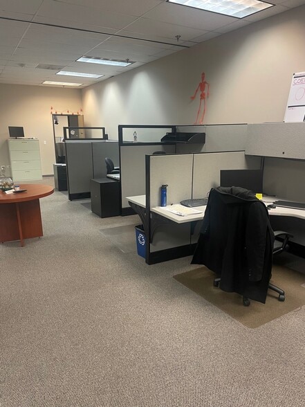 More Photos Of 8600 Park Meadows Dr, Lone Tree Showroom For Lease