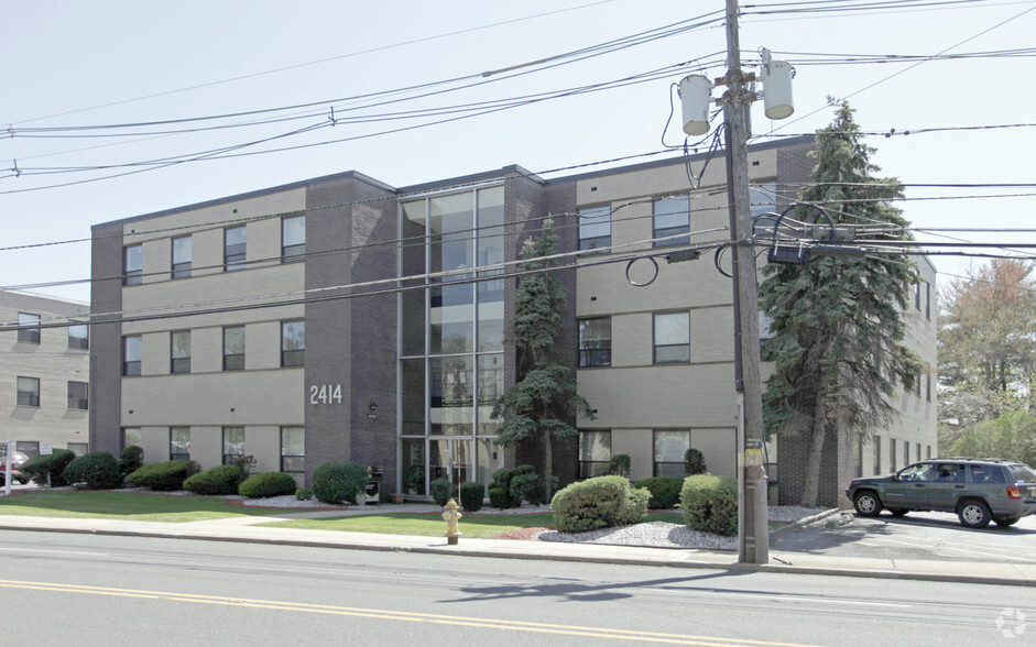 Primary Photo Of 2414 Morris Ave, Union Office For Lease