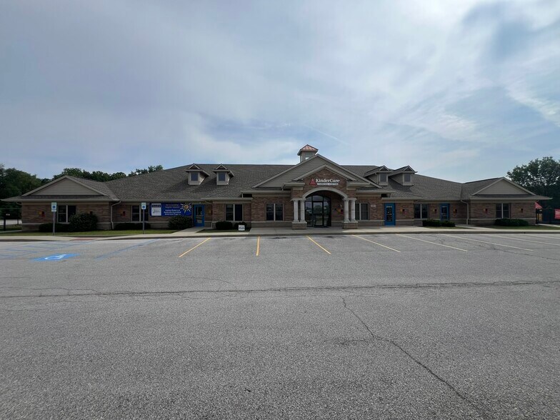 More Photos Of 62 Capital Dr, Warsaw Office For Sale