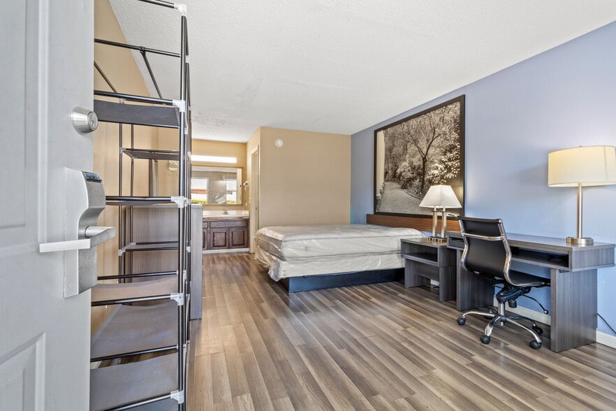 More Photos Of 2350 Chestnut St, Orangeburg Hotel For Sale