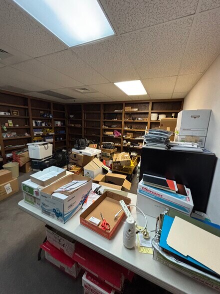 More Photos Of 456 Fulton St, Peoria Office For Sale