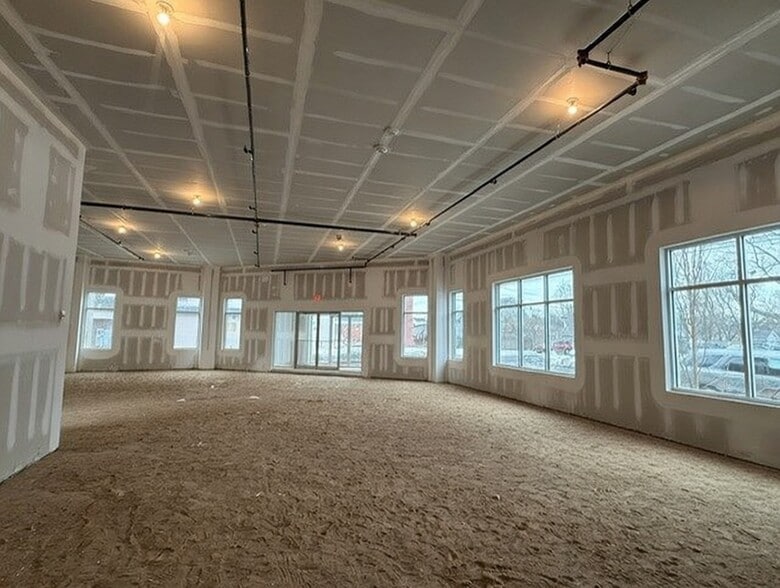 More Photos Of 227 4th Ave, Bay Shore General Retail For Lease